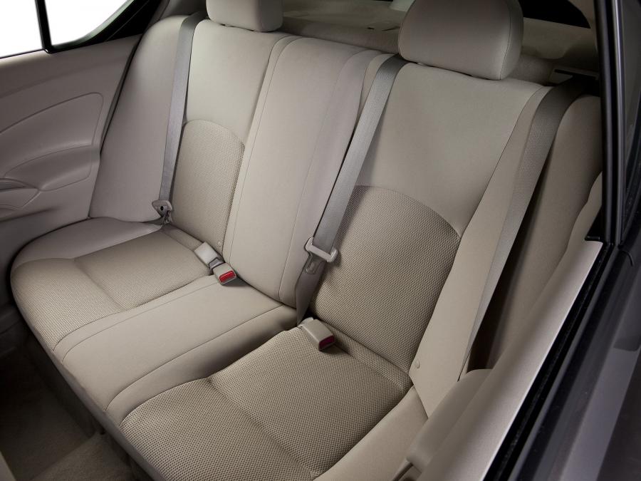  Nissan Versa 2011 года  (фото 2 из 11)